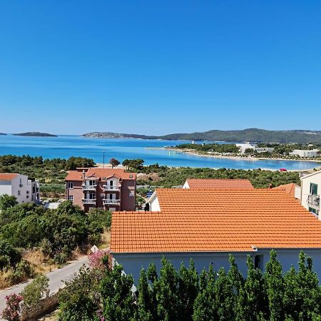 Apartment Luka With Balcony, Sea View And Free Parking Šibenik Buitenkant foto