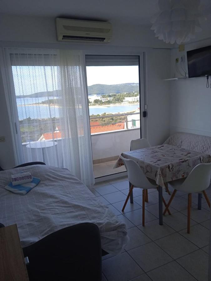 Apartment Luka With Balcony, Sea View And Free Parking Šibenik Buitenkant foto